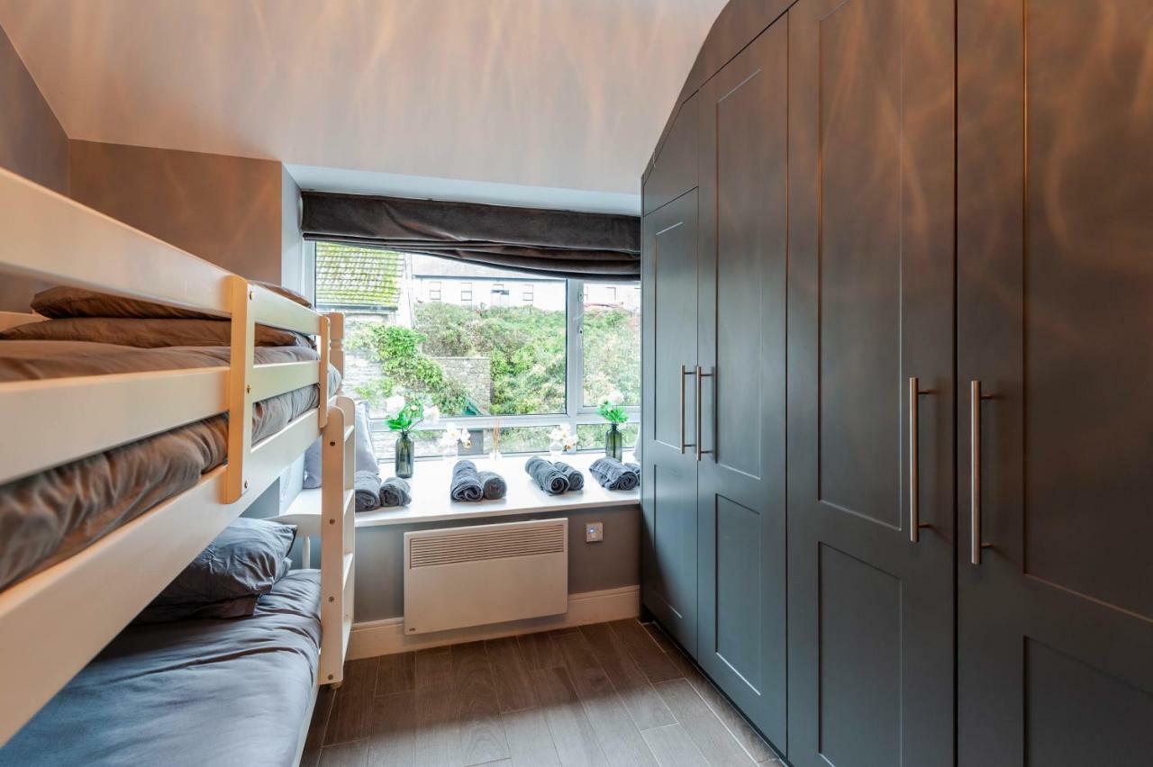 The Town House Kinsale, Hosted By Exquisite Holiday Homes, Sleeps 16 Exterior photo